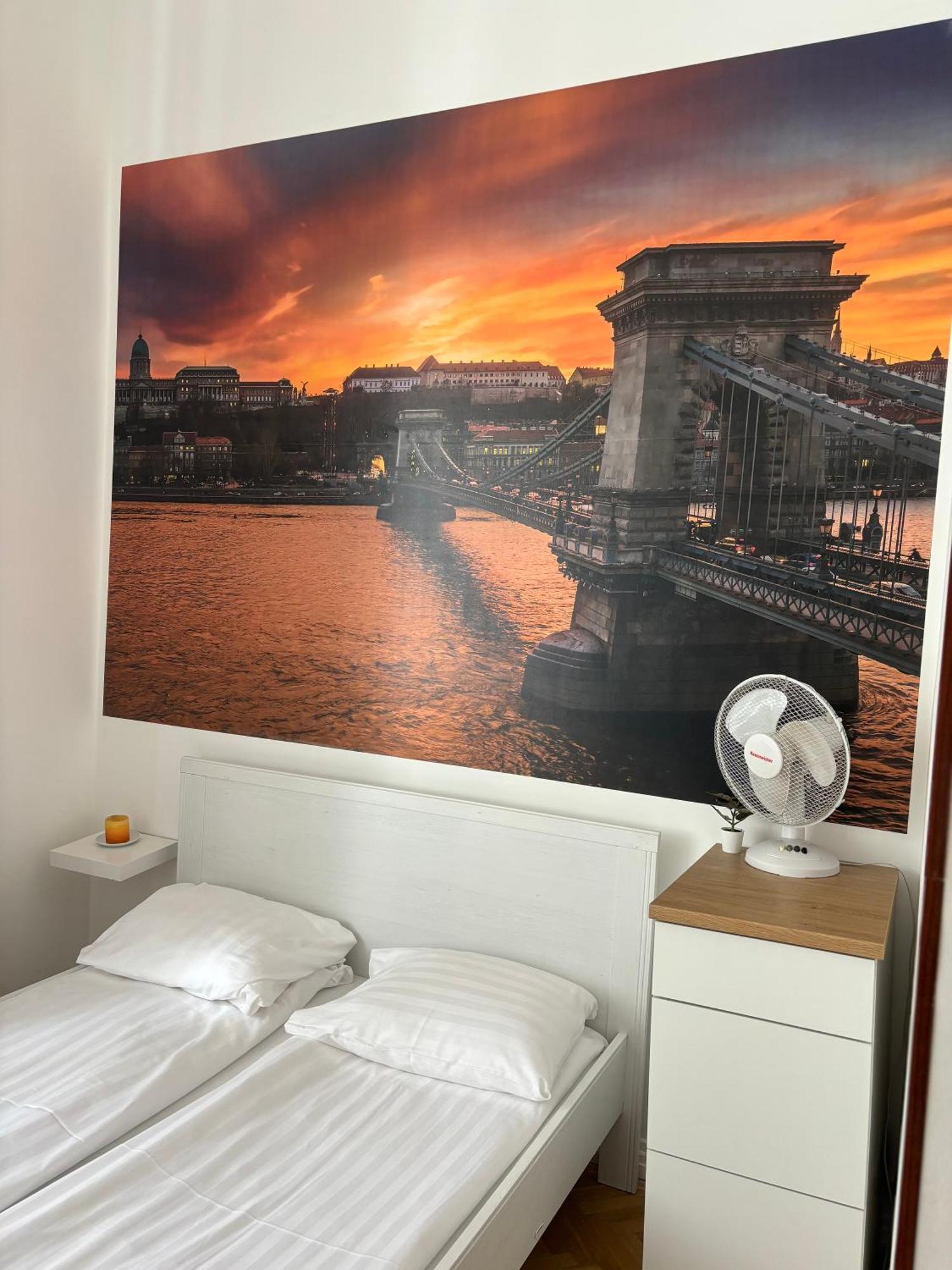 Apartament Spring Roses Downtown Boutique On The Famous Vaci Fashion Street Free Coffee, Tee Budapeszt
