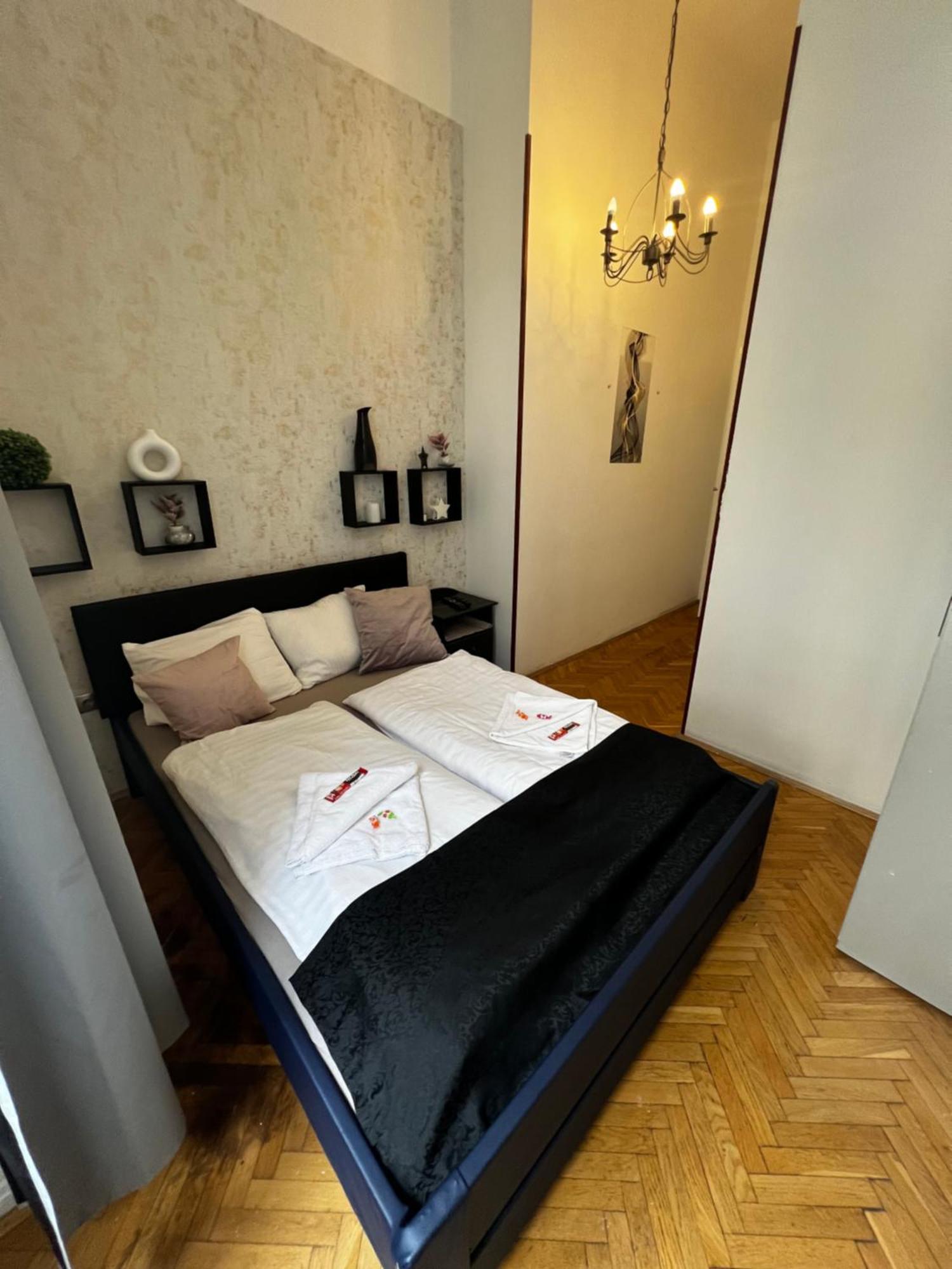 Apartmán Spring Roses Downtown Boutique On The Famous Vaci Fashion Street Free Coffee, Tee Budapest